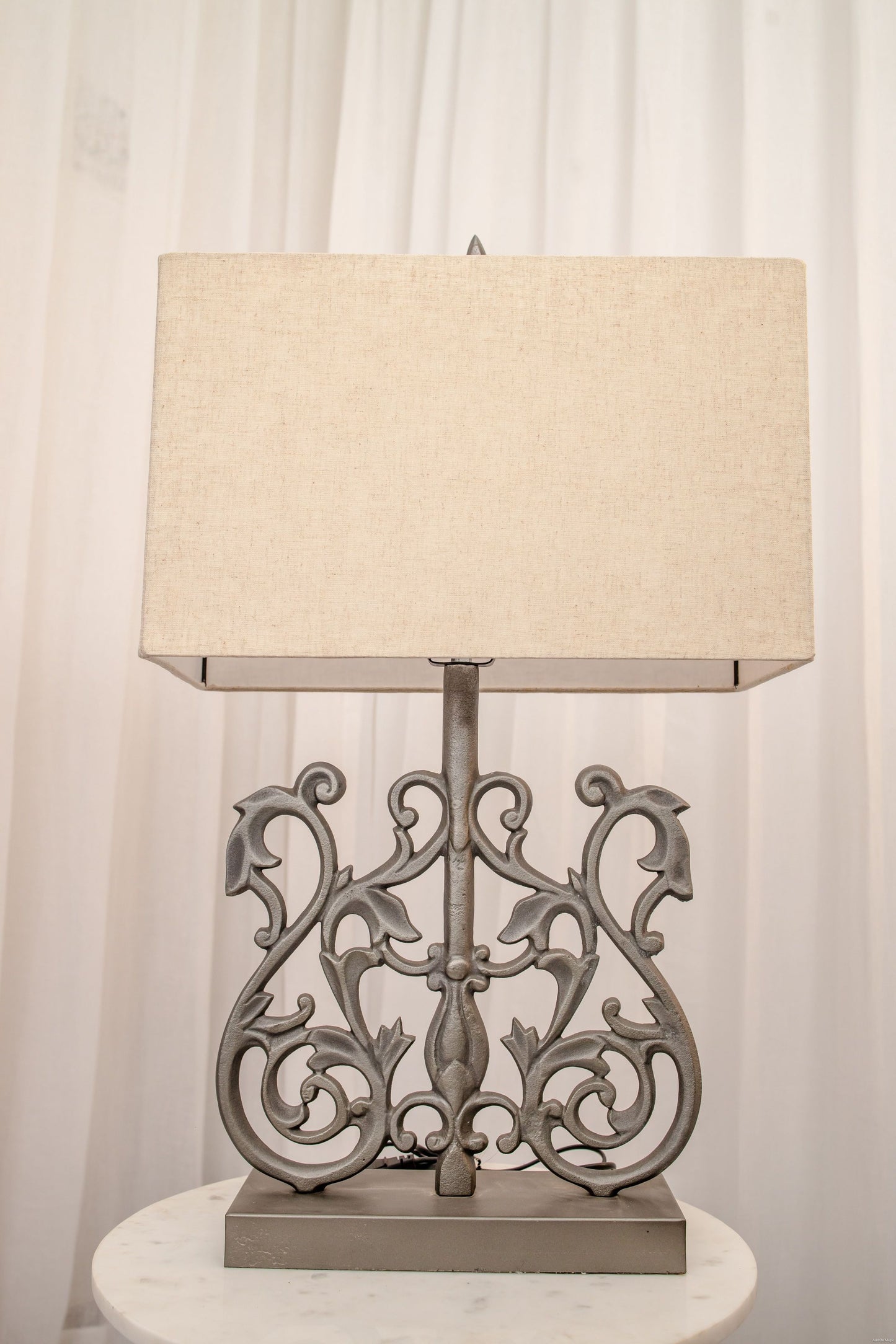Vintage glory solid bronze table lamp – xtra large